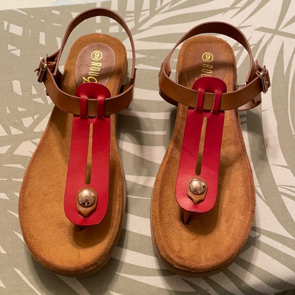 ROUGE HELIUM SANDALS. NWOT